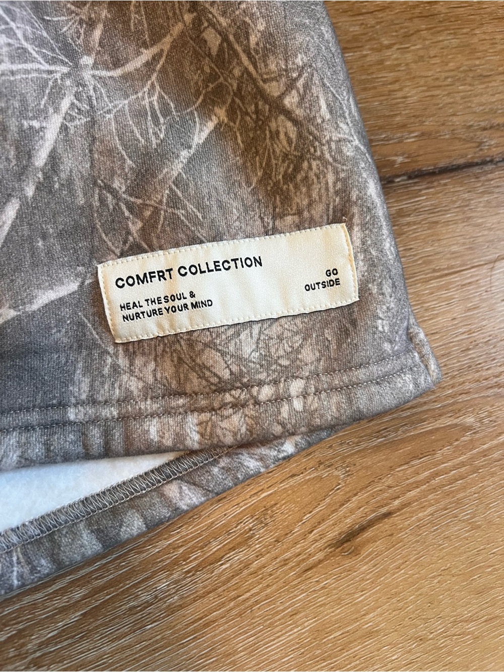 Comfrt Small Collection Women's Camo Shorts - Picture 2 of 7